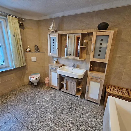 Thueringer Am Rennsteig 아파트 *